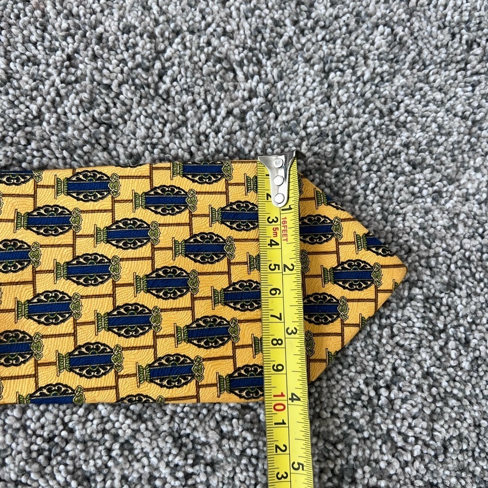 Vintage Paul Fredrick Yellow  100% Italian Silk Neck Tie Hand Tailored USA Made - Picture 5 of 7